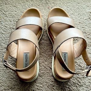 steve madden tan sandals / 6.5 women’s